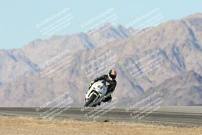 media/Dec-01-2025-Moto Forza (Mon) [[2daa91e15f]]/3-Beginner Group/Session 4 Turn 9/